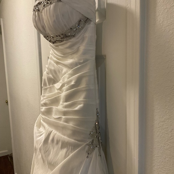 Moonlight Bridal White Wedding Dress - Picture 5 of 16